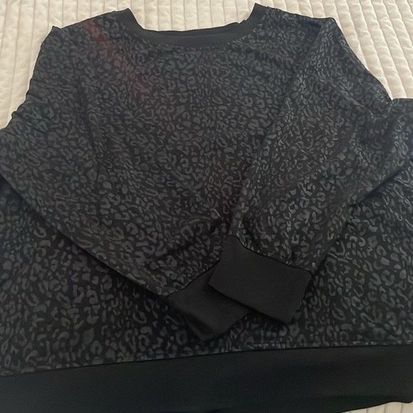 Jane Delaney Black Cheetah Print Long-Sleeve Shirt - Picture 3 of 3